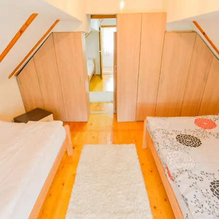 Ferienhaus Miris Prirode Zenik